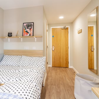Skyline En Suite Plus - Image 1